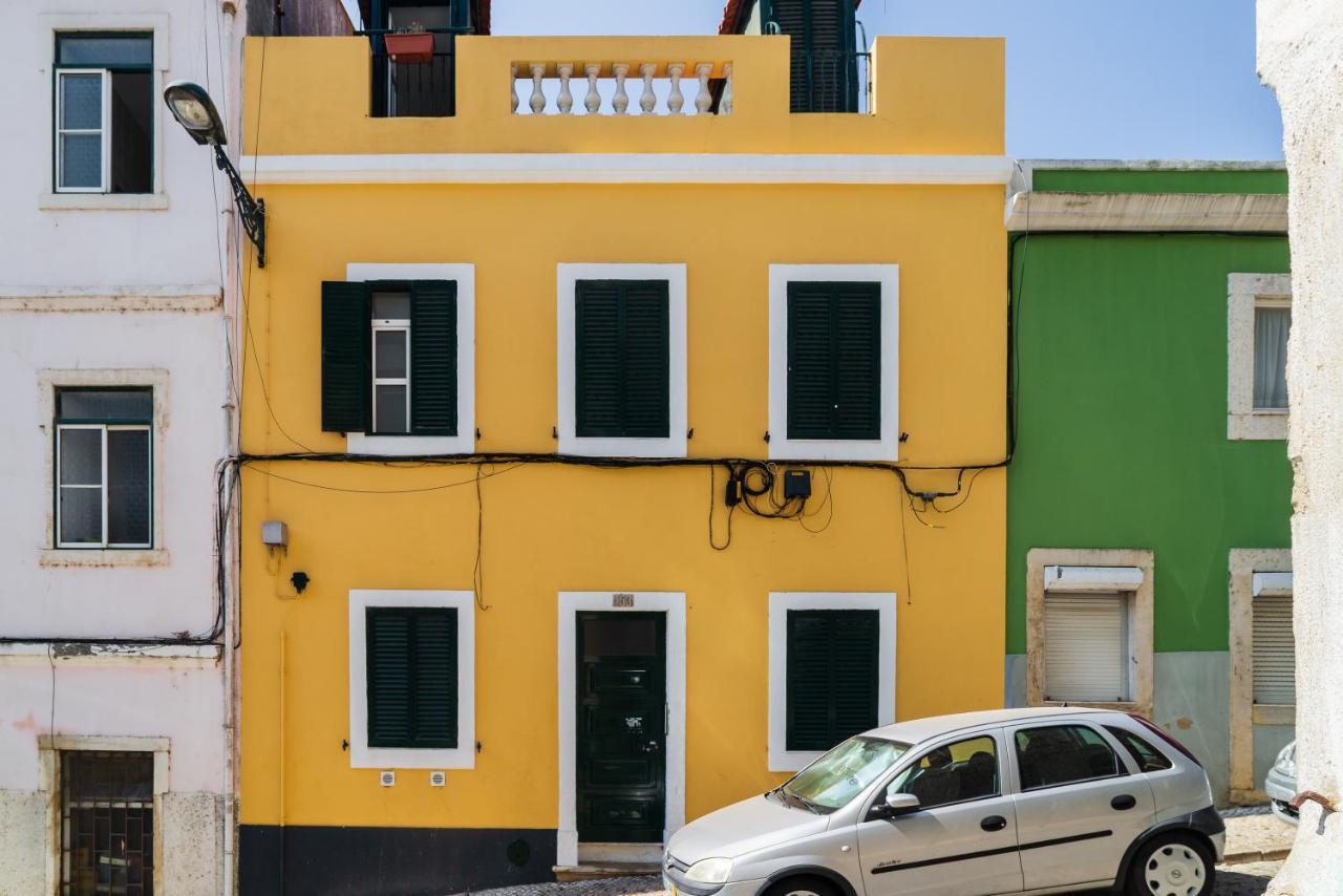 Charming Apartment- Authentic Experience In Graca Lisbon Exterior photo
